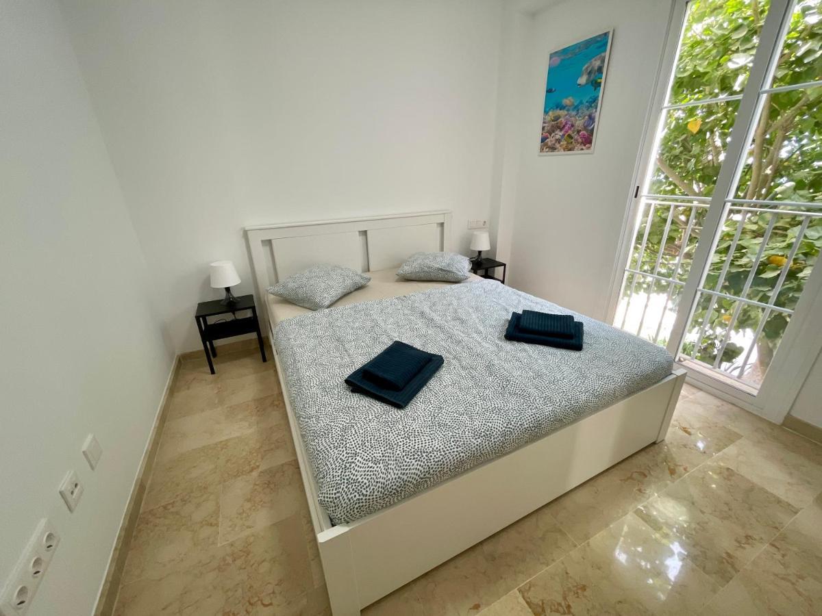 Top Sea View Apartment - 7 Minutes To Sotogrande Castillo de Sabinillas 외부 사진